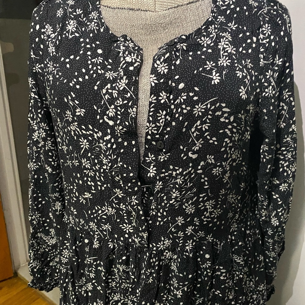 Black and white long sleeve dress